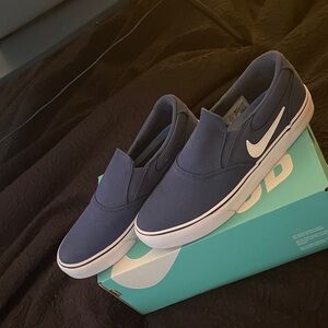 Nike Men's Navy Loafer Sneakers